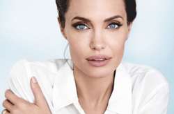 Анджелина Джоли