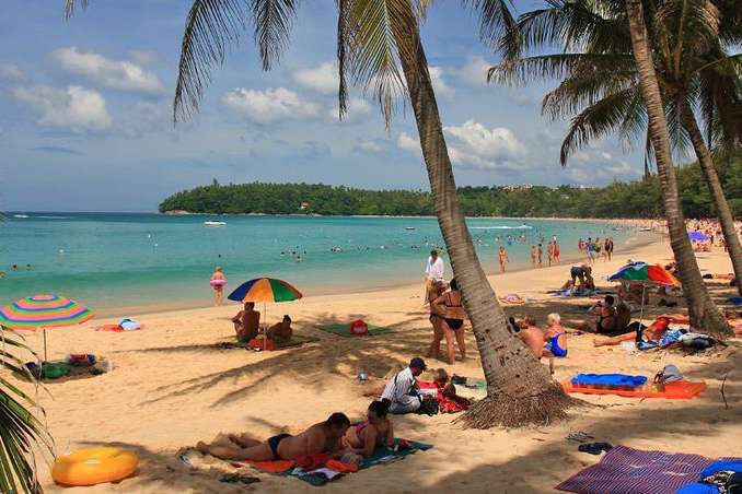 В Таиланде туристам запретили курить на пляжах