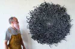 Скульптор Джон Бисби