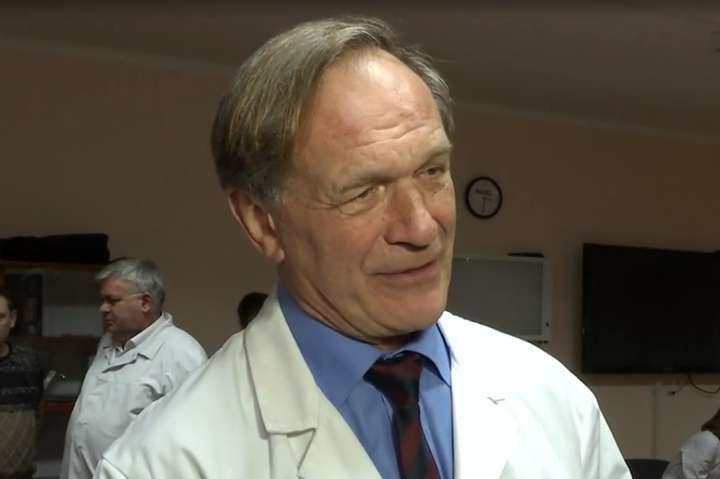 Німецький хірург Екснер приїхав до України оперувати дітей безкоштовно
