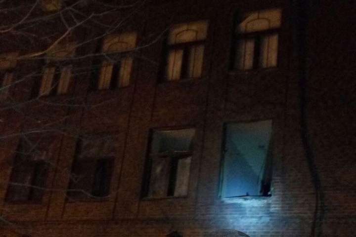 Невідомі обстріляли з гранатомета будівлю «міноборони» «ДНР»