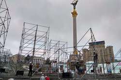 На Майдані монтують конструкції до дня святкування 100-річчя Української народної республіки