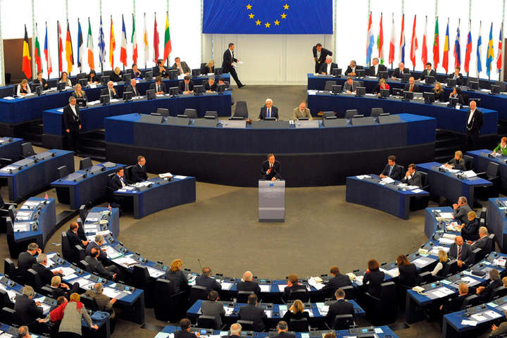 Віце-президента Європарламенту можуть позбавити посади