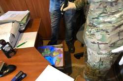 СБУ викрила на хабарі двох посадовців львівської залізниці 