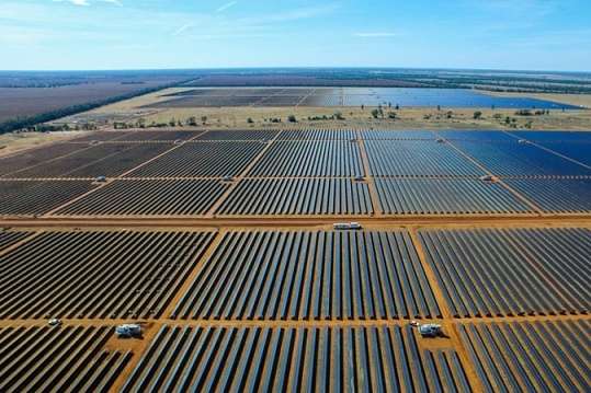 Канадські компанії готові побудувати велику сонячну електростанцію на Луганщині