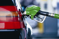 Гройсман «стурбований» цінами на бензин: Яка межа?