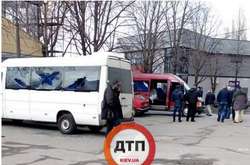 Конфлікт столичних перевізників закінчився стріляниною