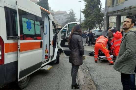  В Італії невідомі відкрили вогонь з вікна автівки, є постраждалі