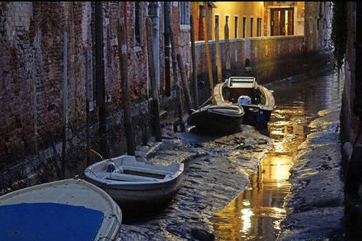 У Венеції пересохли водні канали – гондольєри сидять без роботи