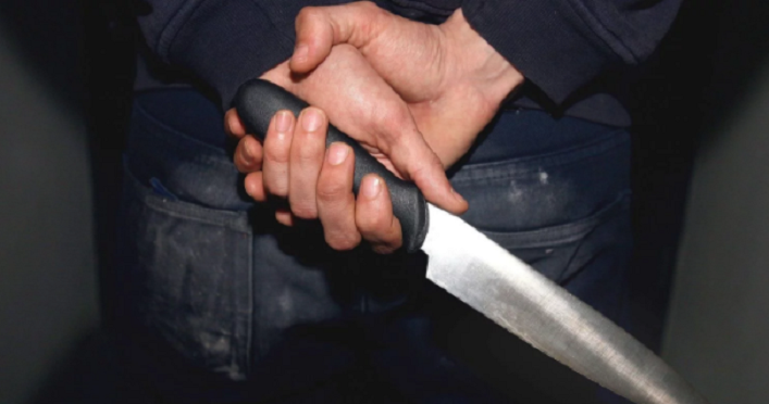 У Харкові чоловік з ножем напав на 11-річну школярку