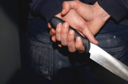 У Харкові чоловік з ножем напав на 11-річну школярку