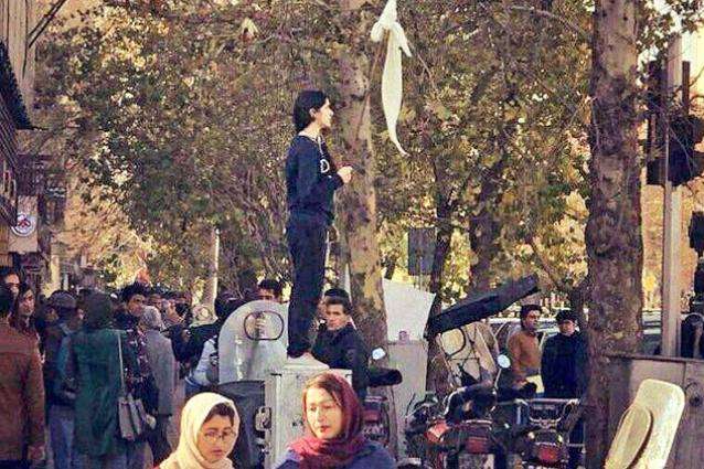 В Ірані ширяться протести проти обов’язкового носіння хіджабу