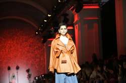  Показ осінньо-зимової колекції на відкритті тижня української моди у Києві 