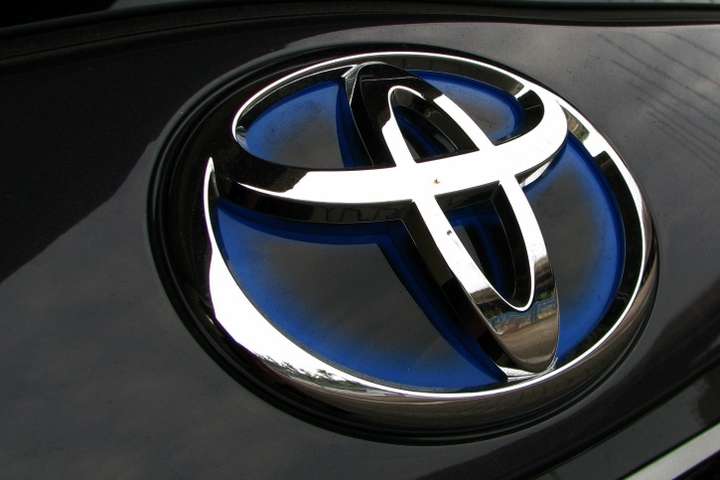 Toyota відкличе понад 180 тис. авто через подушки безпеки