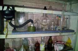 На Київщині ліквідовано підпільну лабораторію з виготовлення амфетаміну 