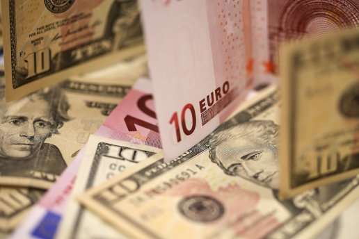 Курс валют від Нацбанку: долар і євро продовжують рости