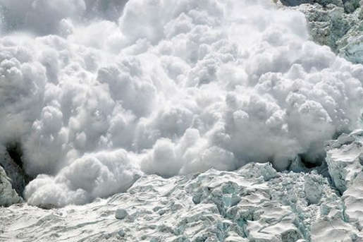 Рятувальники попередили про лавини у Карпатах