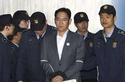 Главу Samsung засудили до умовного терміну