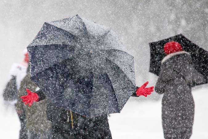 Погода в Україні: Ожеледиця і снігопад