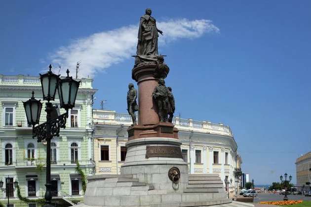 <em>Пам'ятник Катерині II в Одесі&nbsp;</em> - Суд не дозволив демонтувати пам'ятник Катерині II в Одесі 