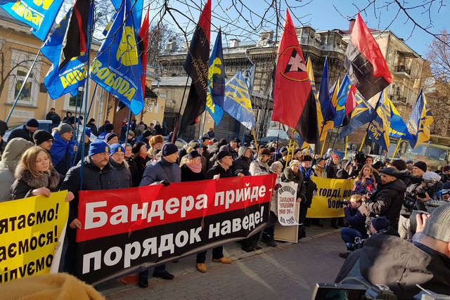 У Києві націоналісти пікетували посольство Польщі 