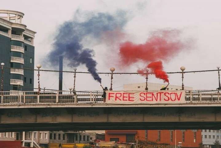 Учасницю Pussy Riot оштрафували в РФ за акцію на підтримку Сенцова