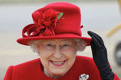 Королева Елизавета II празднует сапфировый юбилей