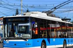 У Вінниці двері тролейбуса травмували жінку