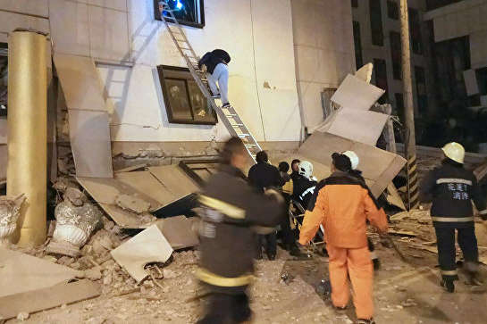 Обрушення готелю в Тайвані: під завалами опинились 17 людей