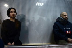 Олена Зайцева та Геннадій Дронов сиділи на одній лаві у суді