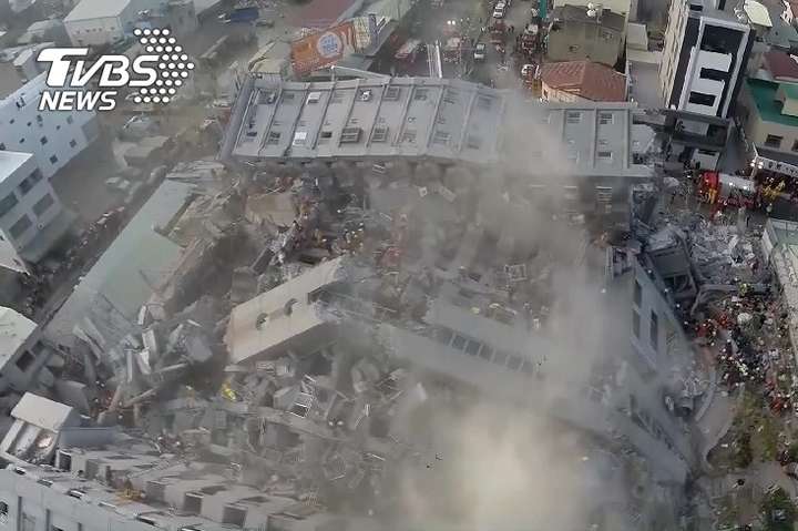 Землетрус зруйнував готель у Тайвані