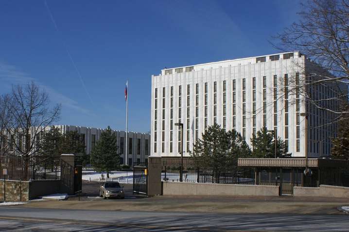 Площу перед посольством Росії у Вашингтоні перейменували на честь Нємцова