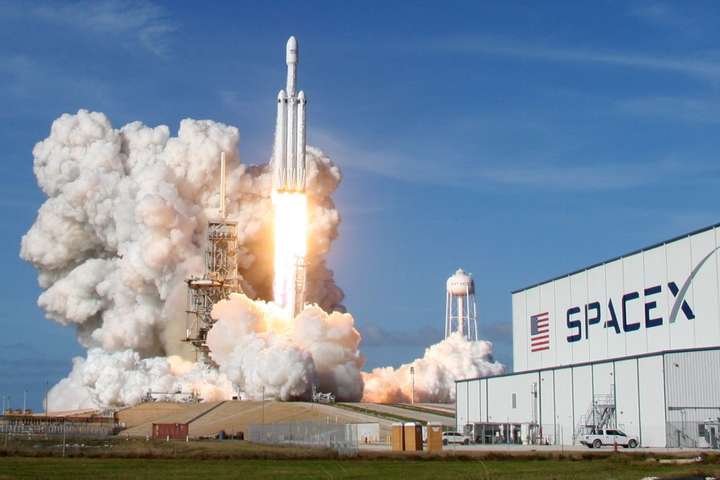 «Авіалінії Антонова» допомогли SpaceX у підготовці запуску Falcon Heavy