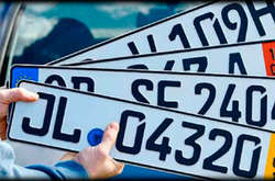 «Євробляхи» вилазять боком: митник втратив посаду і має сплатити 25 тисяч гривень