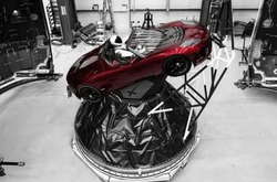 Илон Маск успешно вывел автомобиль Tesla на орбиту Марса