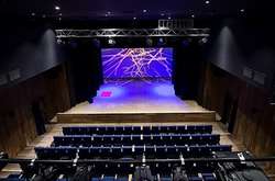 В Театрі на Подолі розповіли, кому і за скільки здають в оренду нову сцену