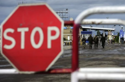 Терористи заборонили держслужбовцям їздити в Україну