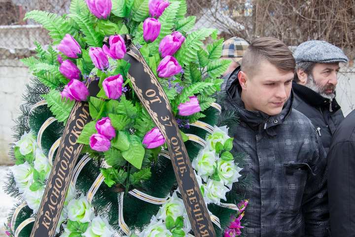 В Днепре попрощались с погибшим в ДТП волонтером Краснопольским
