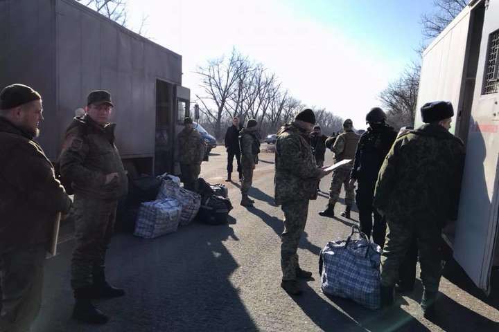 В Украину забрали еще 20 заключенных из «ДНР»