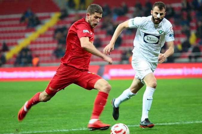 Кравець забиває прем'єрний гол за нову команду, але команда Селезньова йде далі у Кубку Туреччини