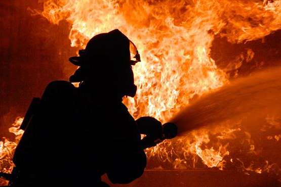 На Троєщині під час пожежі у багатоквартирному будинку врятували 15 людей
