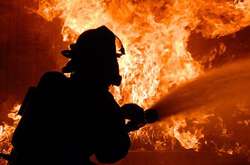 На Троєщині під час пожежі у багатоквартирному будинку врятували 15 людей