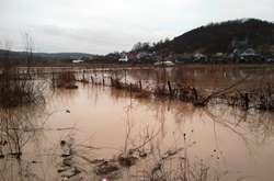 На Закарпатті прорвало дамбу, п'ять сіл підтоплено