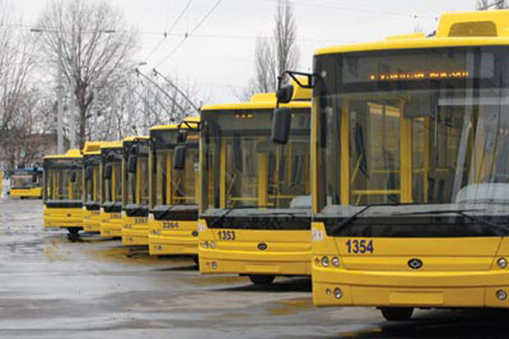 У столиці заблоковано рух тролейбусних маршрутів №№ 6, 18, 28, 33