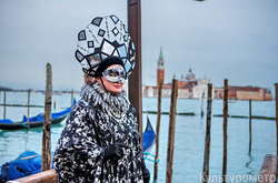 Маска украинского дизайнера на Венецианском карнавале