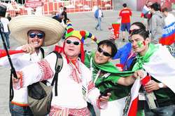 На матчі ЧС-2018 у Росії заборонять проносити селфі-палки і дрони, але дозволять дудки