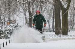 Прогноз погоди на неділю: плюсова температура, місцями дощ зі снігом