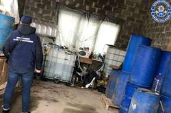 Поліція вилучила понад вісім тонн сурогатного спирту 