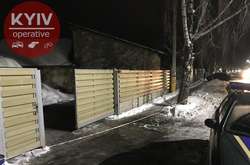 У приватному будинку під Києвом вибухнула граната, троє поранених 