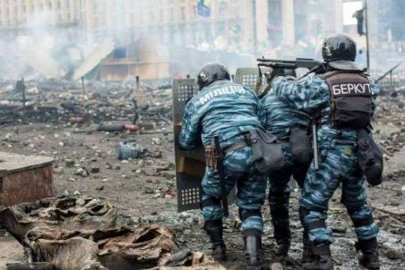 За фактом загибелі правоохоронців на Майдані оголосили підозру цивільному 
